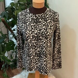 Laura Scott tagfree crewneck long sleeve tee animal print Med Petite